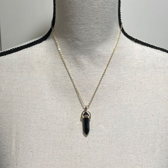 NWOT Taliswoman double pointed pendant on chain. - Picture 1 of 3